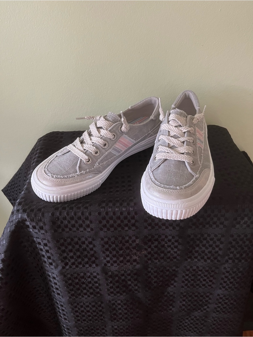 Blowfish Alex, Grey Linen, Size 8W, NEW